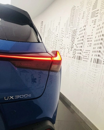 Lexus UX cena 205900 przebieg: 18000, rok produkcji 2022 z Ciężkowice małe 596